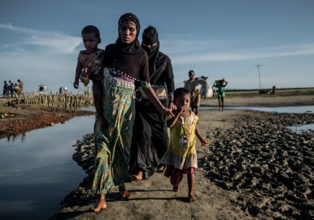 18 year old Laila with her son Abul and daughter Jida. Photo: TommyTrenchard/Oxfam