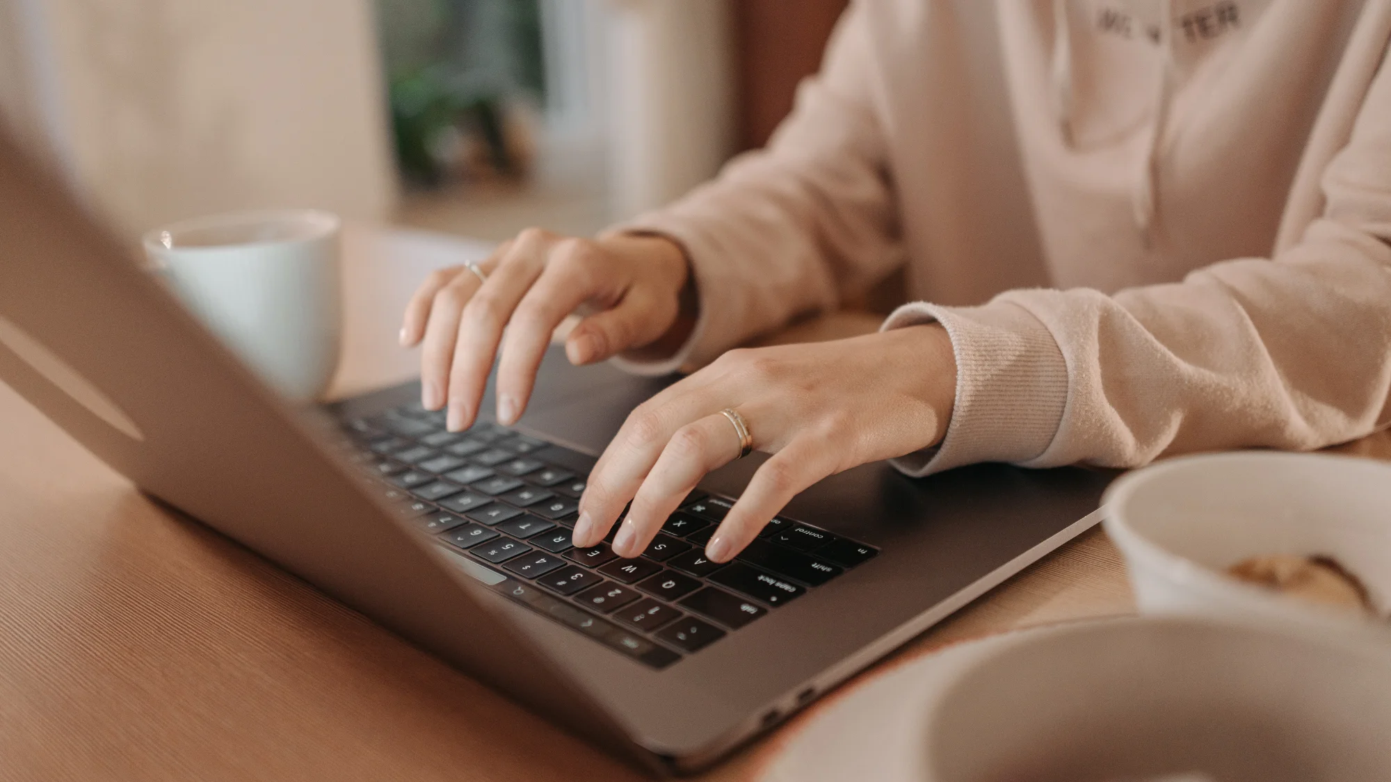 Untitled design (6) Someone types on a laptop. Photo: Pavel Danilyuk/Pexels